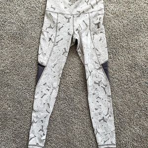 Athleta Palm Up For Anything 7/8 Leggings Tight - Small